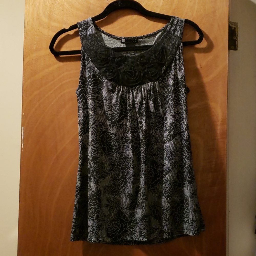 Floral Design Sleeveless Top